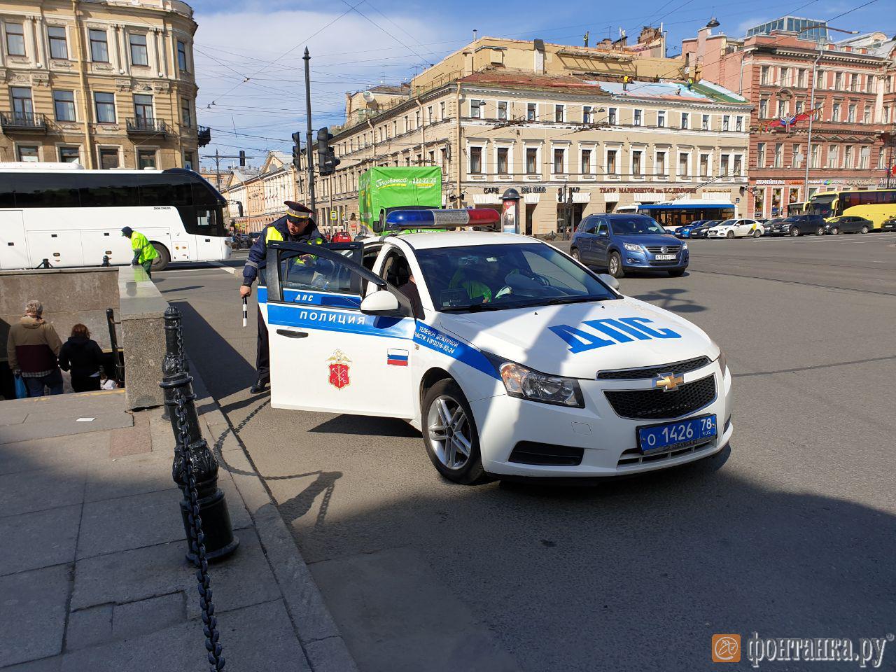 Перекрытый Невский проспект